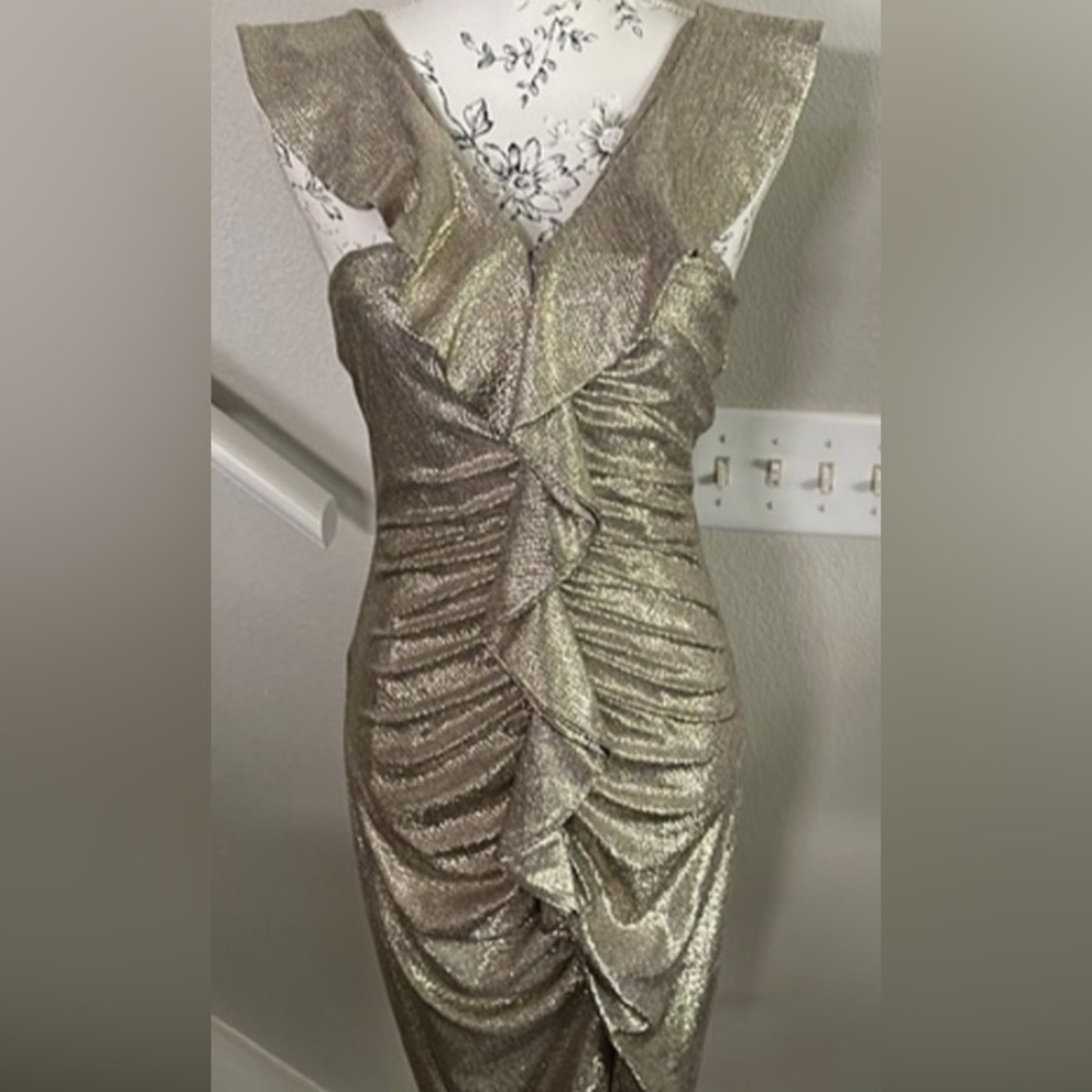 NWT Gianni Bini Metallic Gold Formal dress size 4